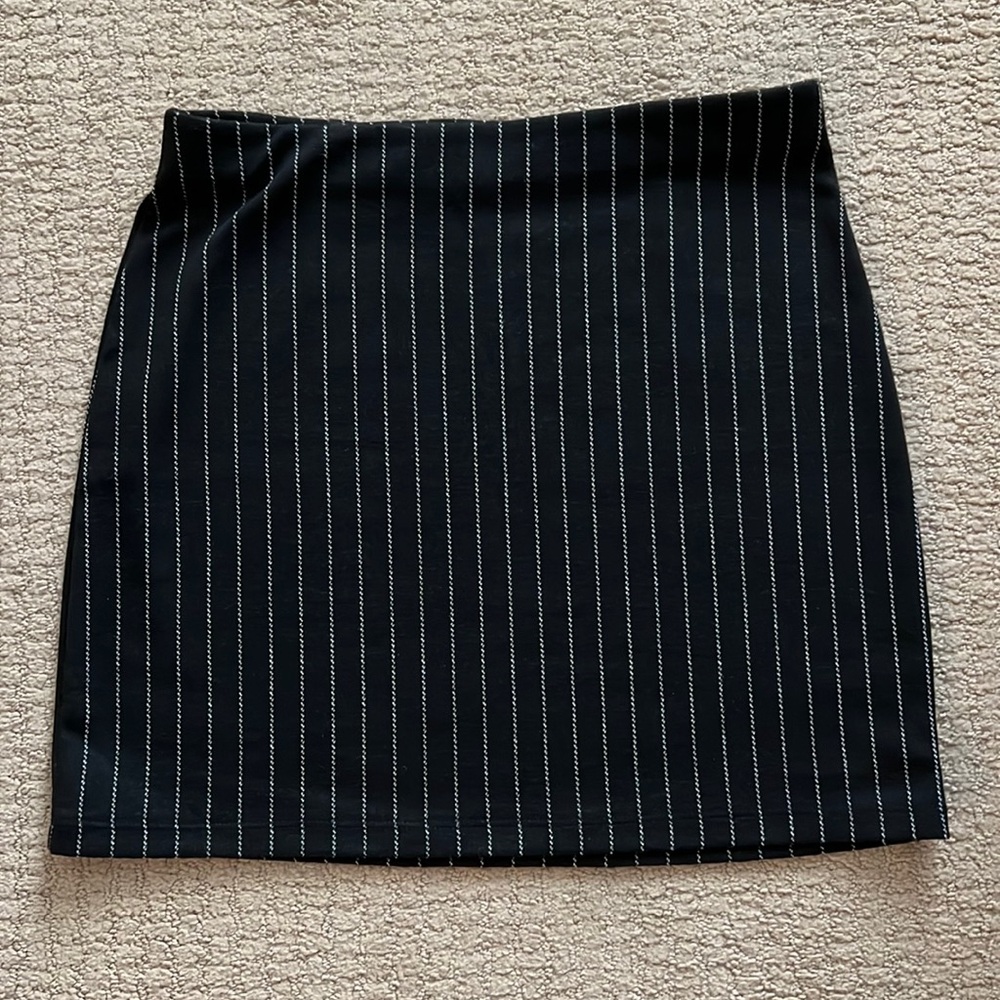 Black striped mini skirt
